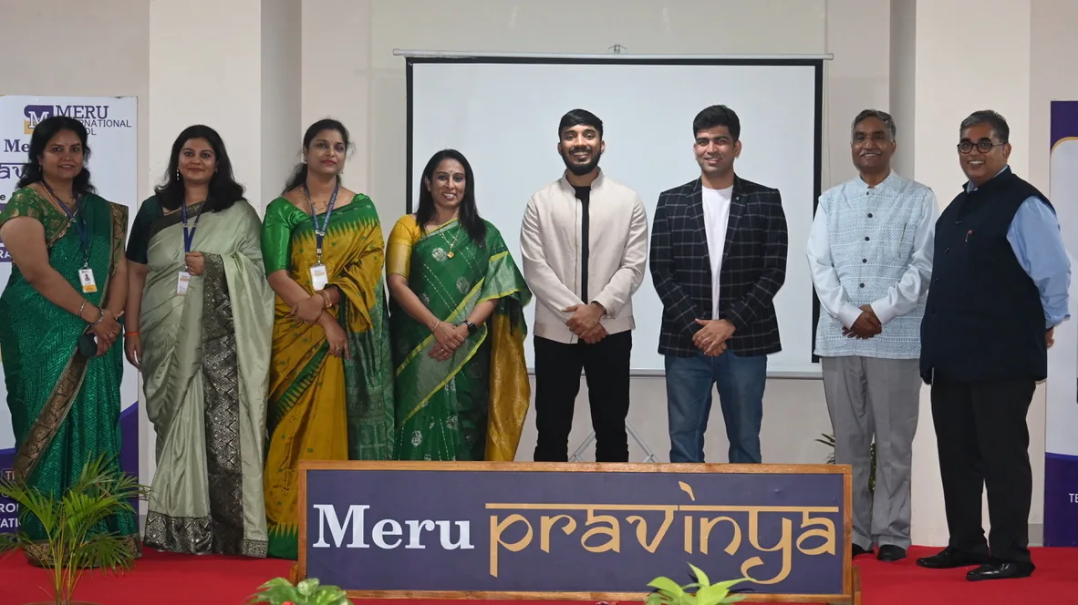 Siram at Meru Pravinya with school leaders